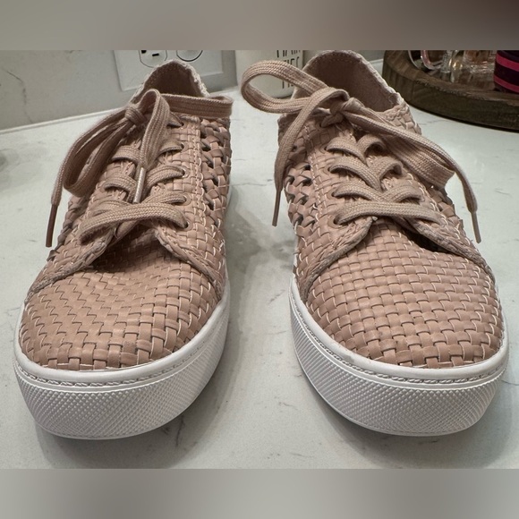 Marc Fisher Women’s Open Weave MFSurly2 Sneakers Shoes Light Pink/Blush Size 8 - Picture 2 of 6